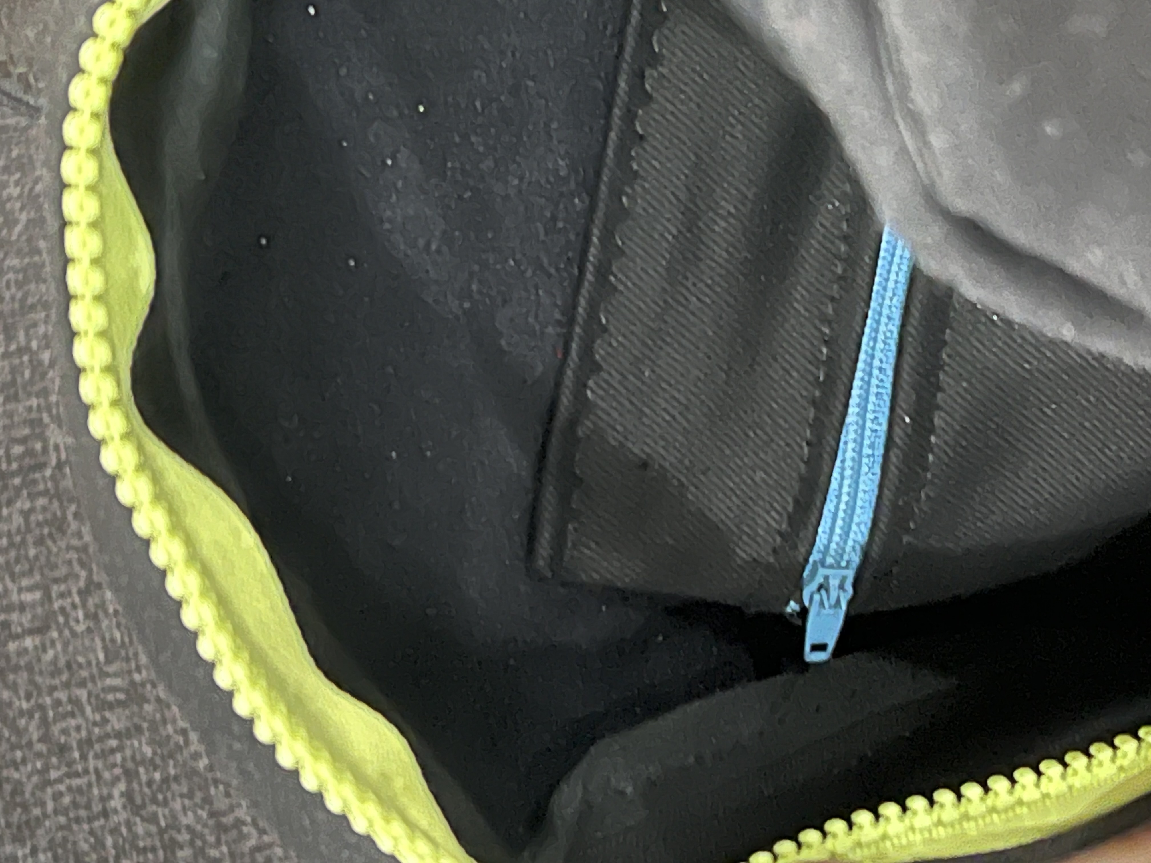 جیب داخلی زیپ دار